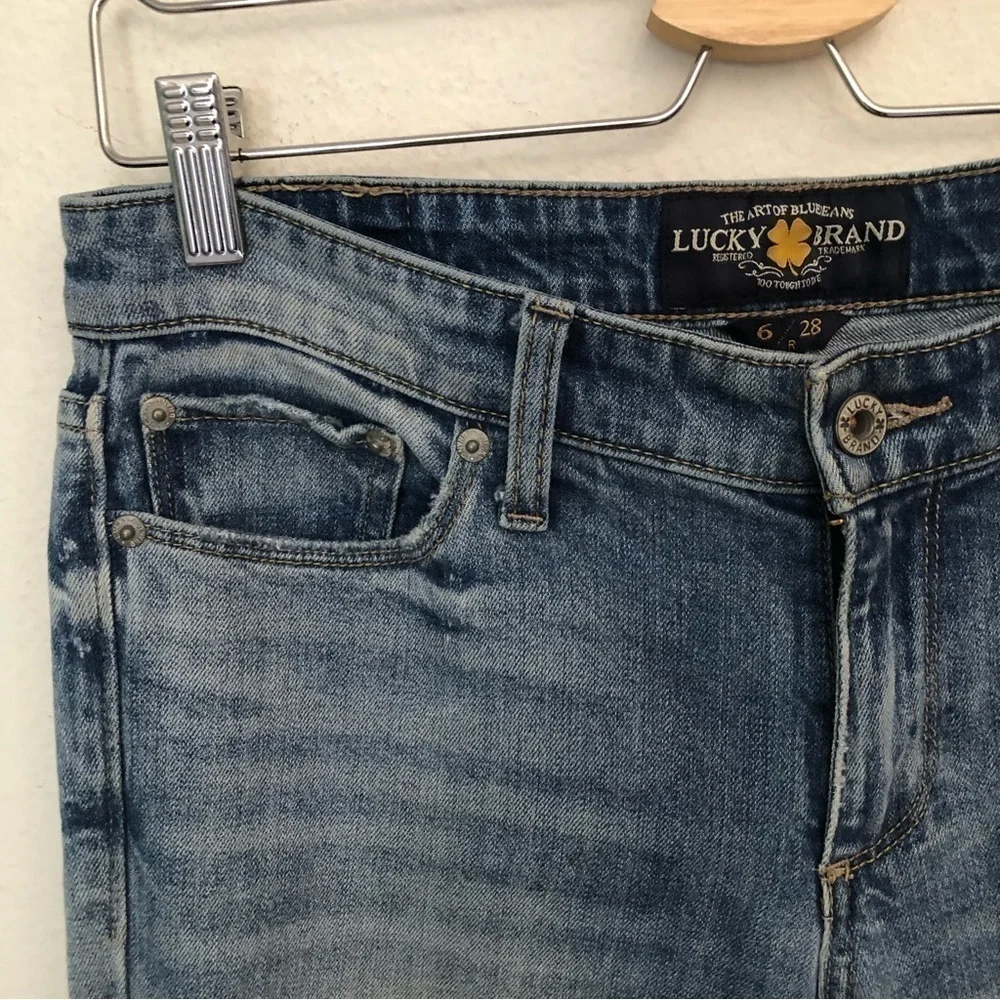 Lucky Brand Sweet Straight Distressed Jean 6/28R